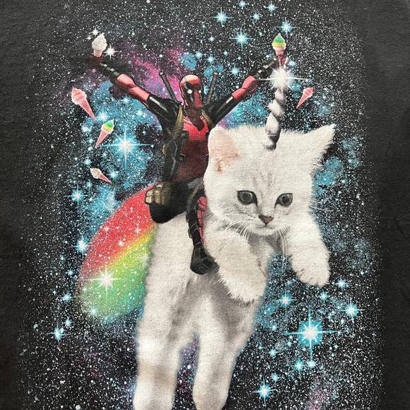 Marvel DeadPool Shirt - Picture 5 of 9